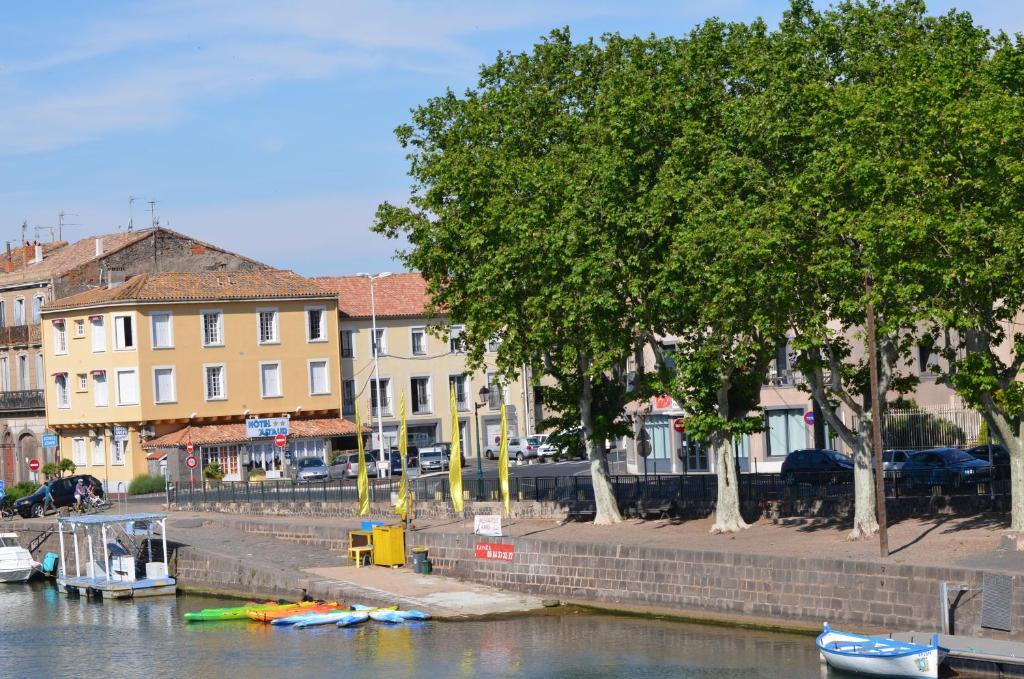 Hotel Araur Agde Bagian luar foto
